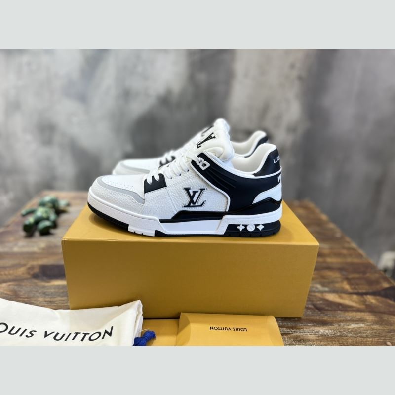 l**is V*t*n sneakers